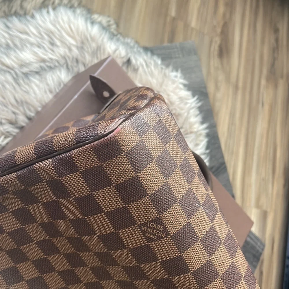 Authentic Louis Vuitton Speedy Handbag